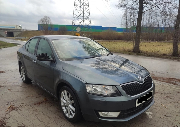 Skoda Octavia cena 11950 przebieg: 270000, rok produkcji 2014 z Pieszyce małe 106